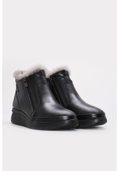 Laviovil İçi Kürklü Dışı Hakiki Deri Siyah Fermuarlı Kadın Klasik Bot AH08411112611100